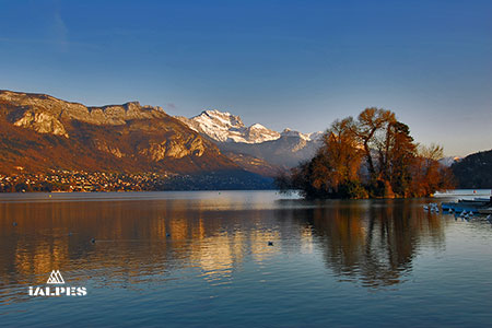 Lac d'Annecy en automne