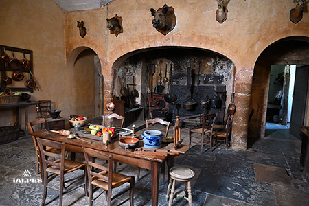 Château de Fléchères, les cuisines