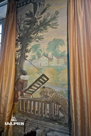 Château de Fléchères, la fresque au lion.