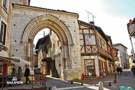 Ain: Porte des Jacobins à Bourg-en-Bresse