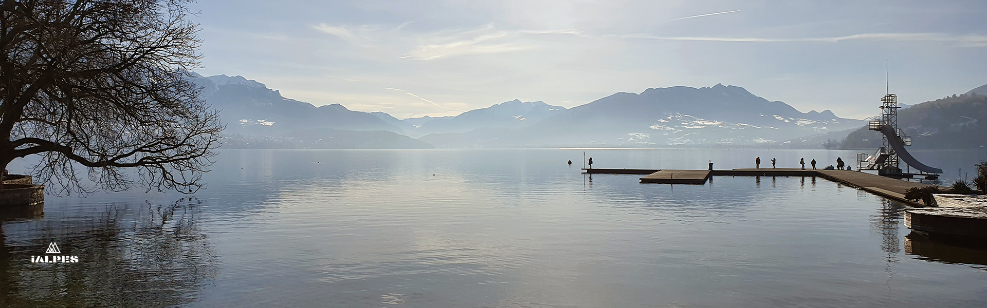 Plage d'Albigny au bord du lac d'Annecy - Guide iAlpes