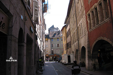 Rues à arcades de la Vieille Ville d'Annecy