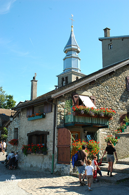 Yvoire, ruelle piétonnière.