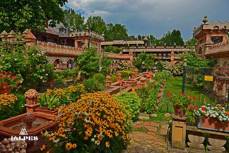 Les fontaines intérieures des Jardins Secrets de Vaulx