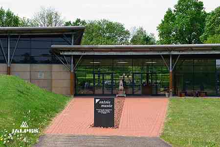 Domaine des Saveurs - Les Planons est un musée situé à Saint-Cyr-sur-Menthon, dans le département de l’Ain