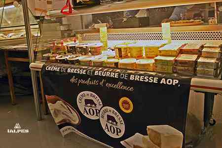 Bourg-en-Bresse, foire gastronomique, produits laitiers d'Etrez.