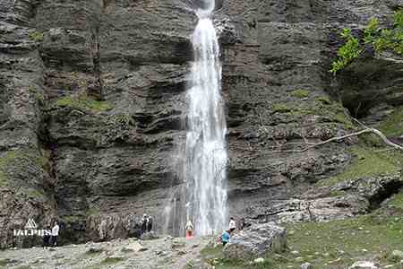Sixt, cascade du Fer-à-Cheval