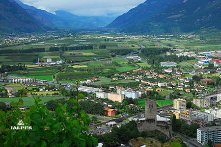 Valais: Martigny, la vallée du Rhône.
