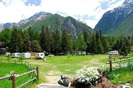 Vallée d'Aoste, bannière pour camping en Val d'Aoste.