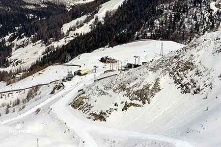 Vallée d'Aoste, pistes de ski à Courmayeur.