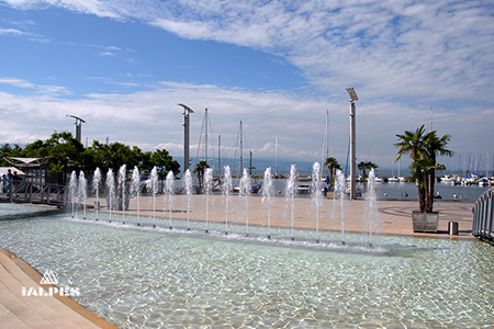 Vaud: Lausanne fontaine du port