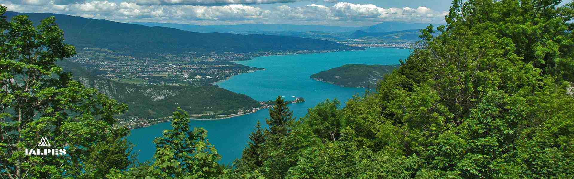 Lac d'Annecy en Haute-Savoie, Rhône-Alpes