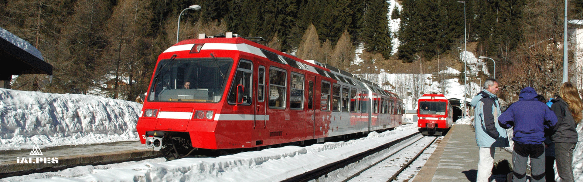 Train en hiver dans les Alpes