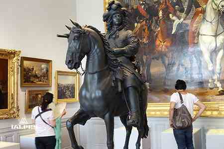 Château de Versailles, statue équestre de Louis XIV