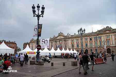 Toulouse, place de l'Hôte-de-Ville