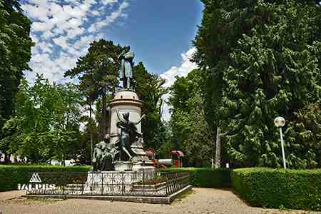 Statue de Louis Pasteur, Dole