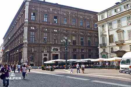 Piazza Carignano à Turin, Italie