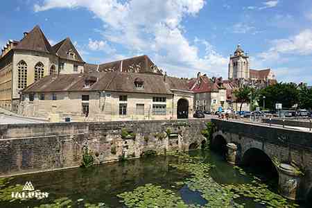 Dôle et le Doubs dans le Jura