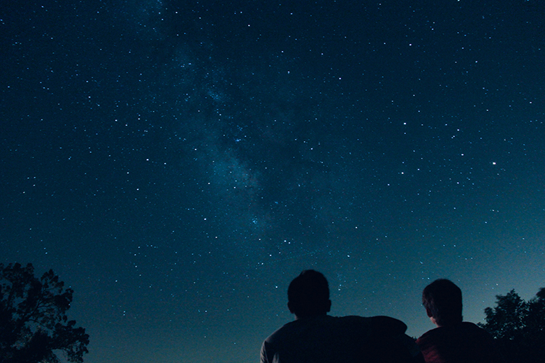 Observation du ciel et de la Voie Lactée lors des Nuits des Étoiles dans les Alpes