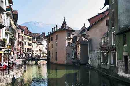 Haute-Savoie: Annecy le canal du Thiou