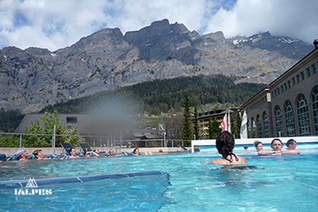 Thermes de Leukerbad en Valais, Suisse