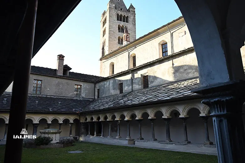 Aoste, cloître de la Collégiale Saint Ours