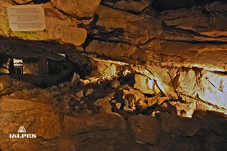 Grottes de Vallorbes, Suisse